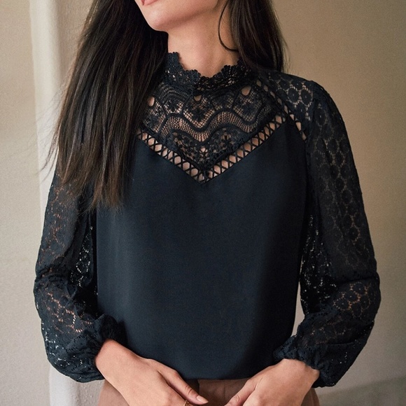 Black Floral Lace Lantern Sleeve Blouse - Picture 2 of 5